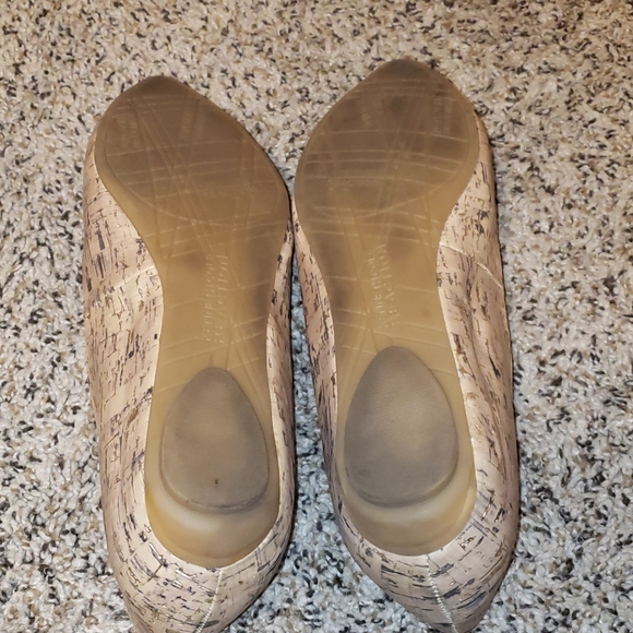 Kenneth Cole gold tip flats - Picture 3 of 4